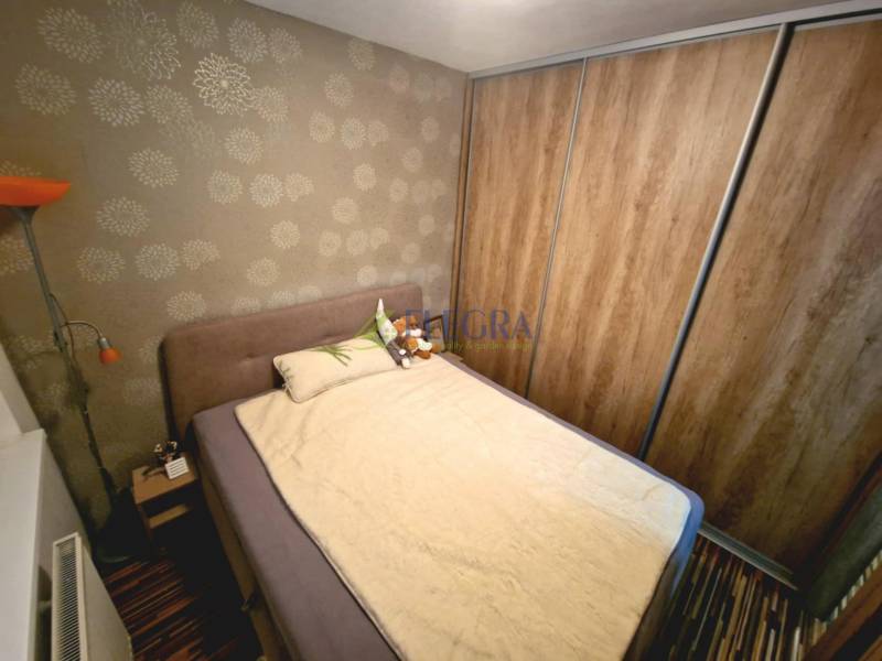 dd5303a1-e468-40c0-9642-33ab949427d3.jpg