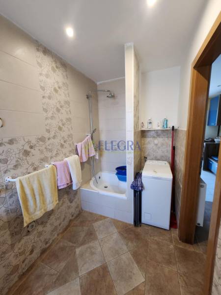 491dd03a-bed3-40d0-8a18-698b6762da14.jpg